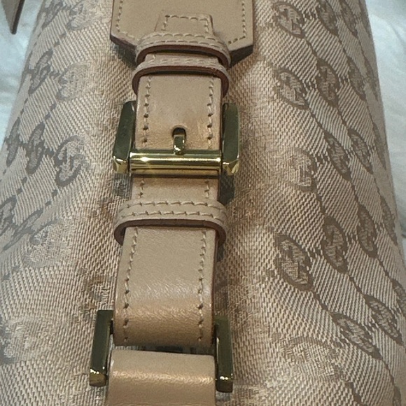 Gucci Beige Monogram Canvas Shoulder Bag - Picture 11 of 14